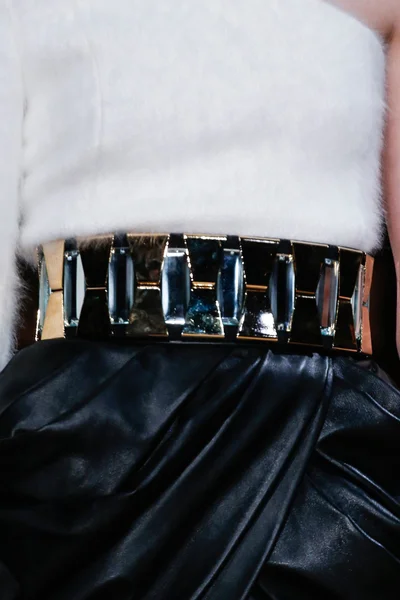 Look 29